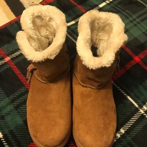 Brown winter boots